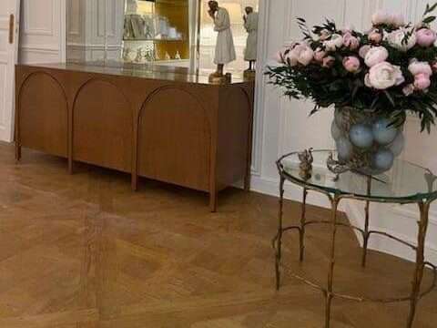 Salon néo classique avec dalles de parquet Versailles